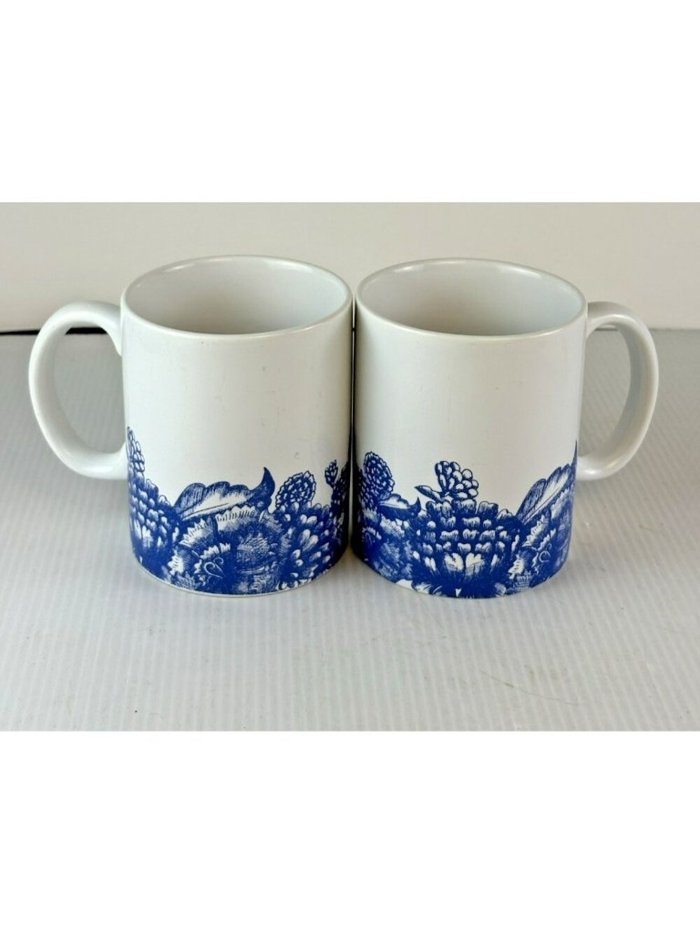 Biltmore Estate Château Porcelain Coffee Mugs Set of 2 Blue & White Floral 10oz